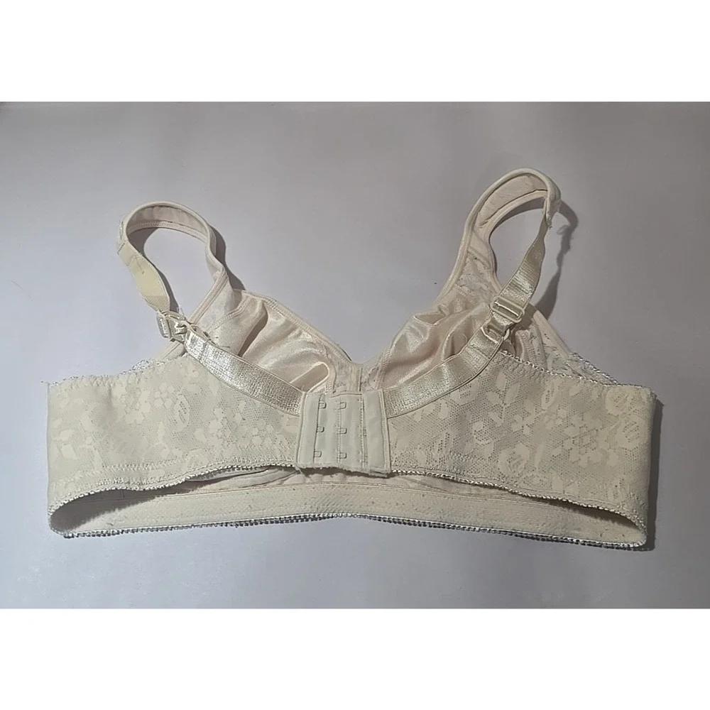 Playtex 18 Hour Light Beige All-Around Smoothing Wire Free T-Shirt Bra‎ Size 38B